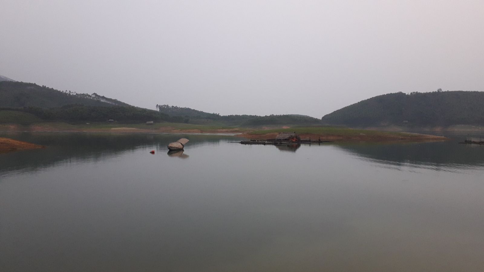 Peaceful Thac Ba lake view