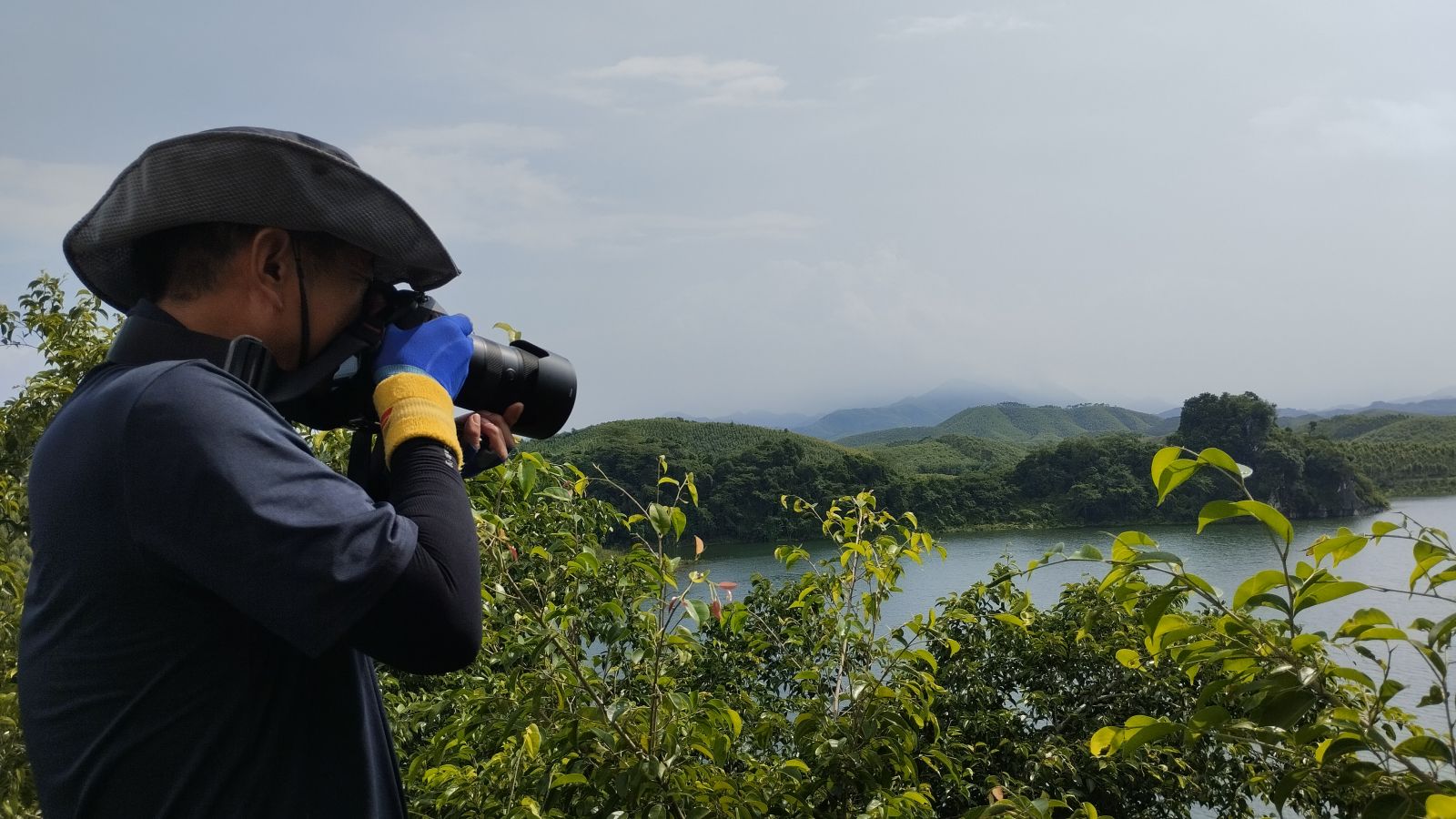 Thuy Tien cave - view Thac Ba lake