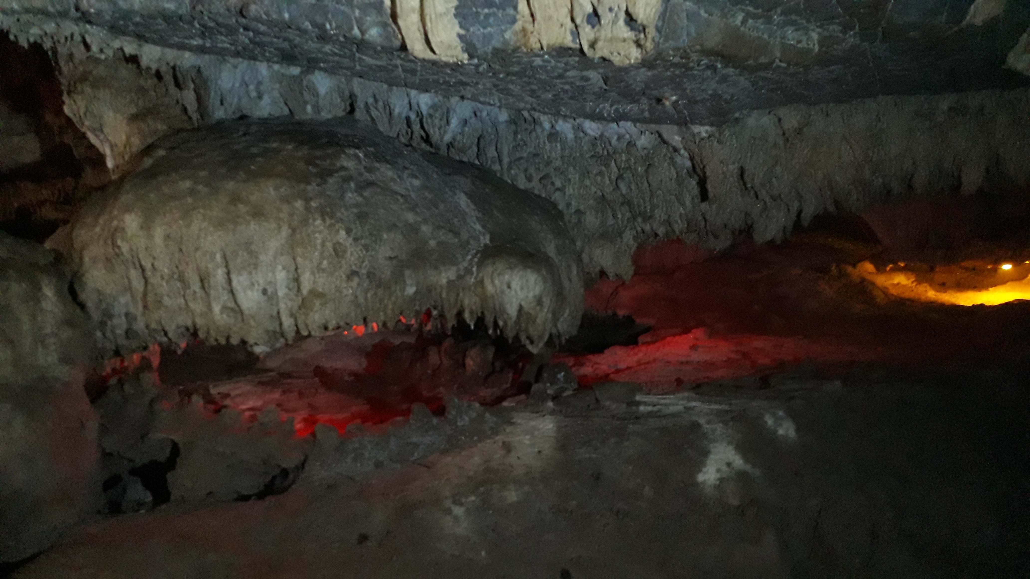 Thien Ha stalactites