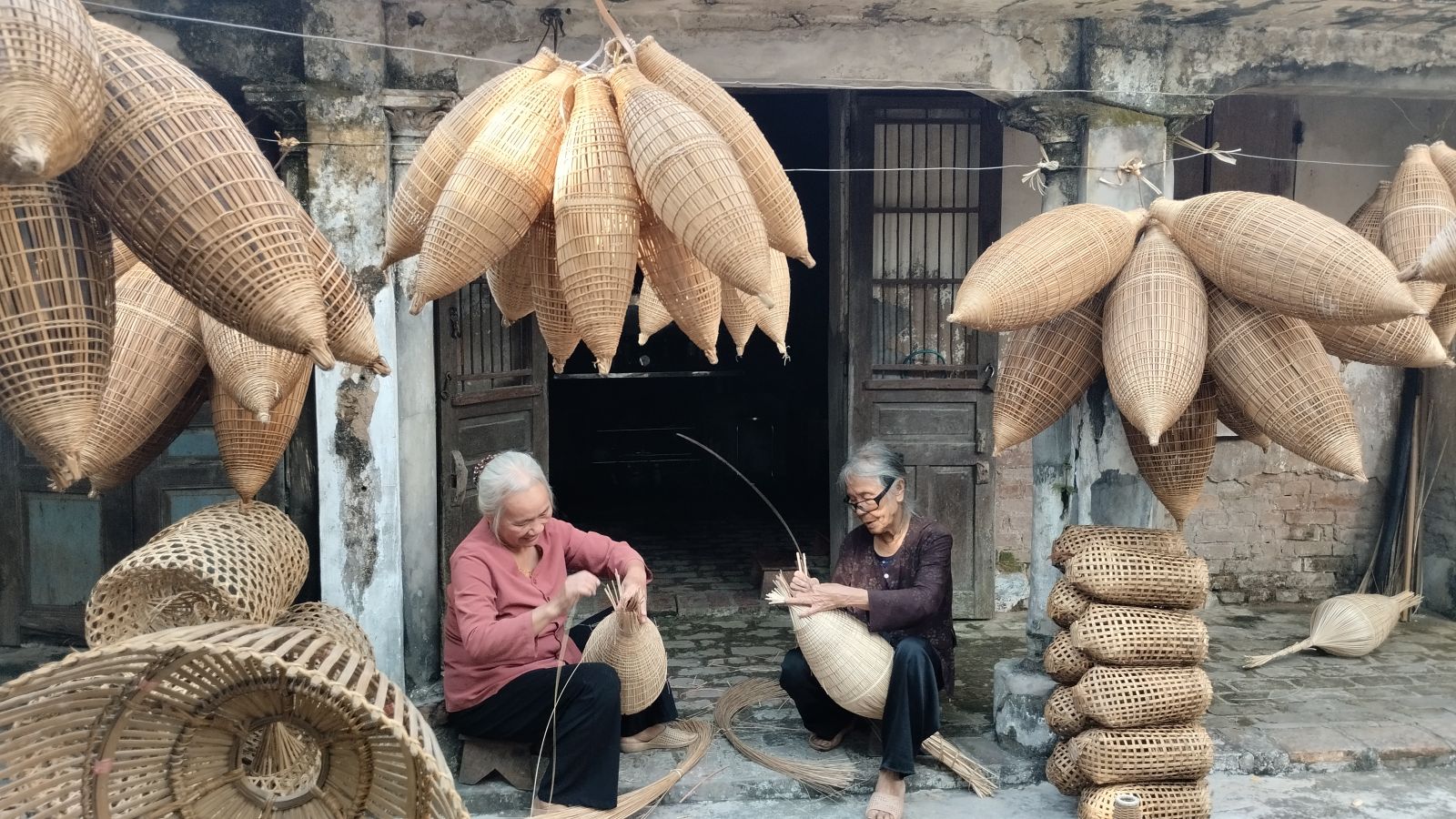 Bamboo fish trap making village