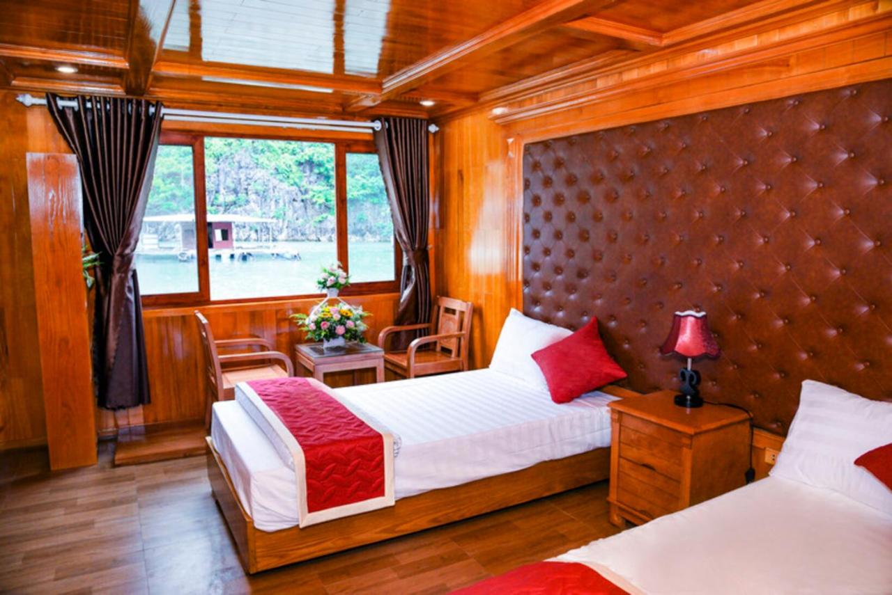 Twin canin on sunlight boutique cruise