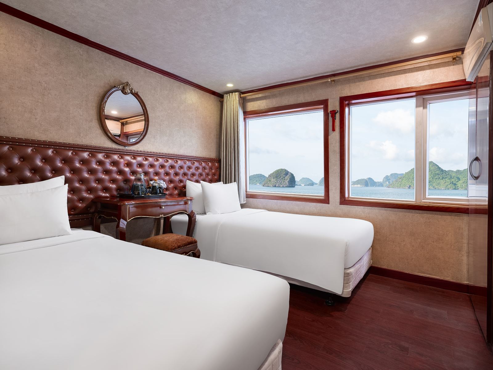 Bed room on cruise