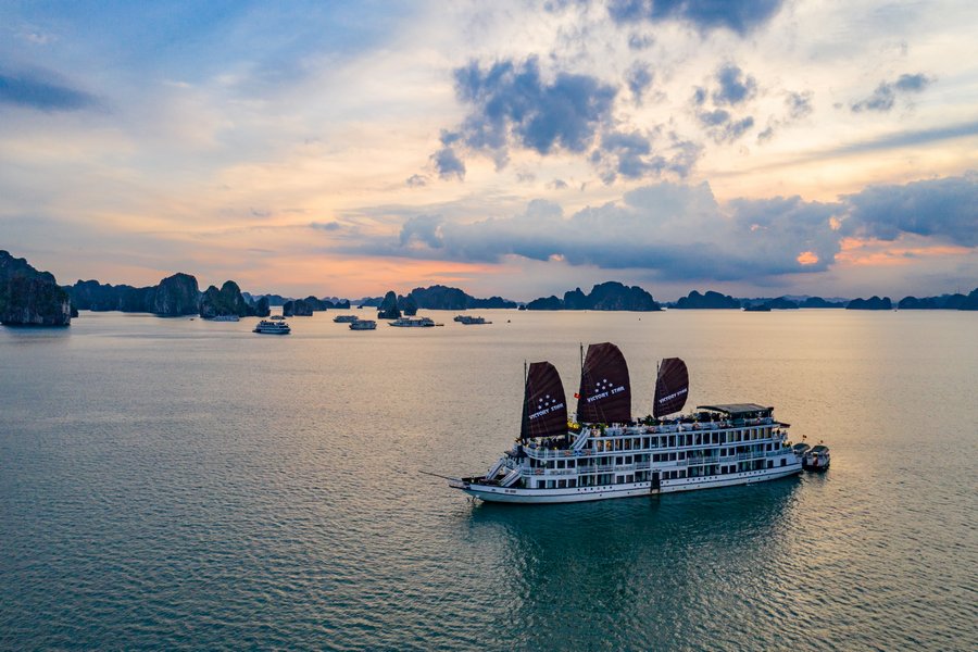 15 day Vietnam Tour - Overnight on Victory Star Cruise Halong bay