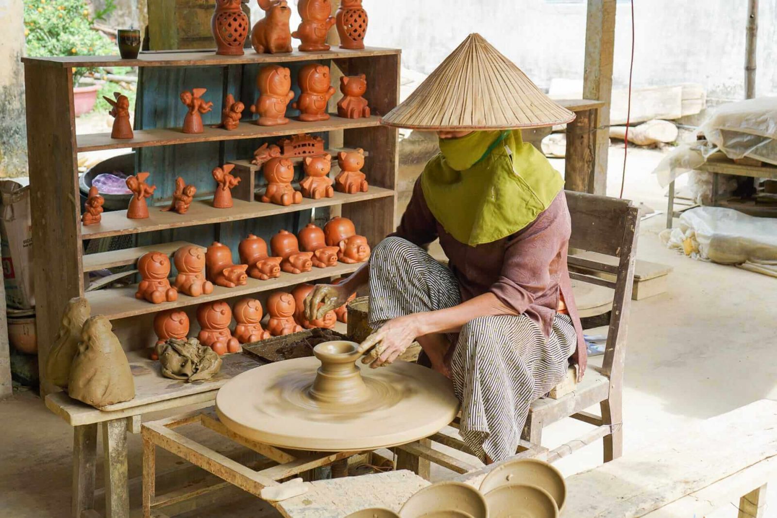 Pottery making in Thanh Ha village