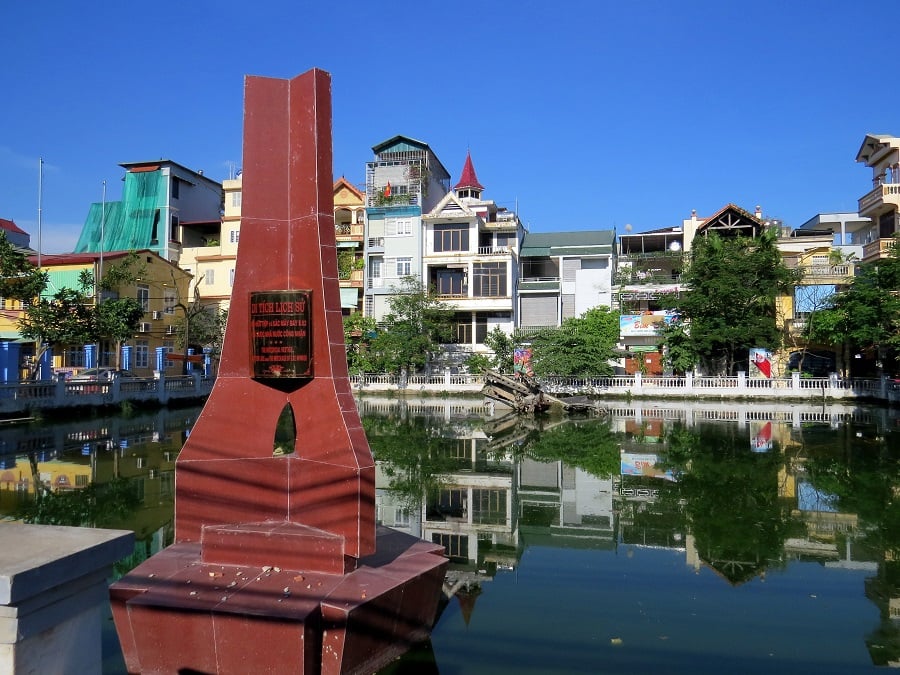 B52 Lake Hanoi