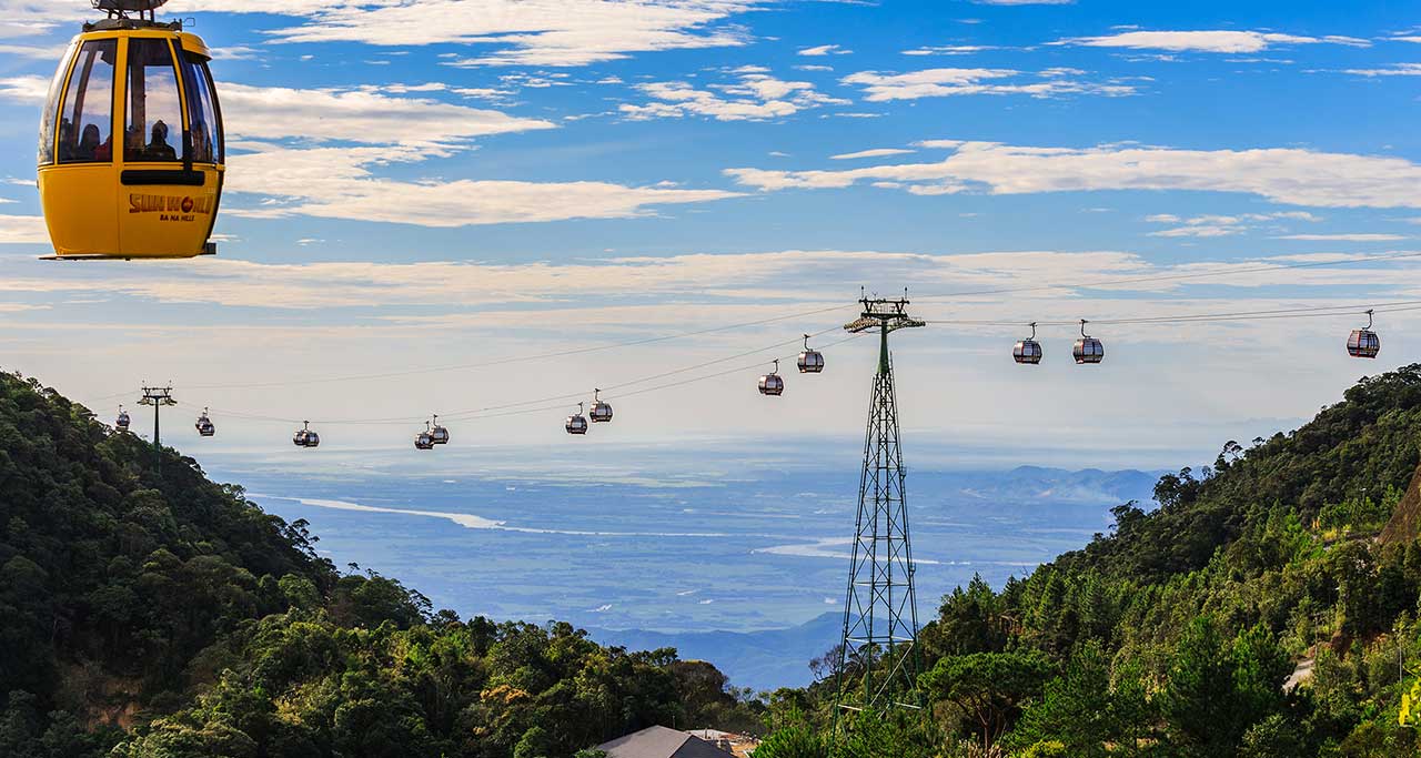 Ba Na hills - golden bridge