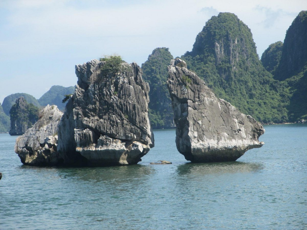 Halong Bay Day Trip on Wego Cruise: A Perfect Day Tour from Hanoi
