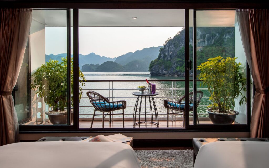 Mon Cheri Cruise: Premium Escape to Halong Bay and Lan Ha Bay