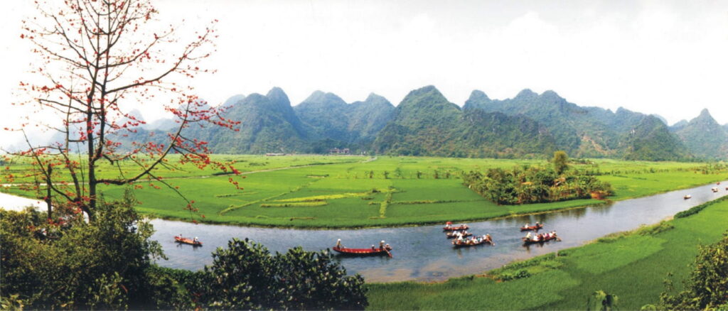 Perfume Pagoda Day Trip: Stunning Boat Ride, Hiking Trails & Buddhist Culture