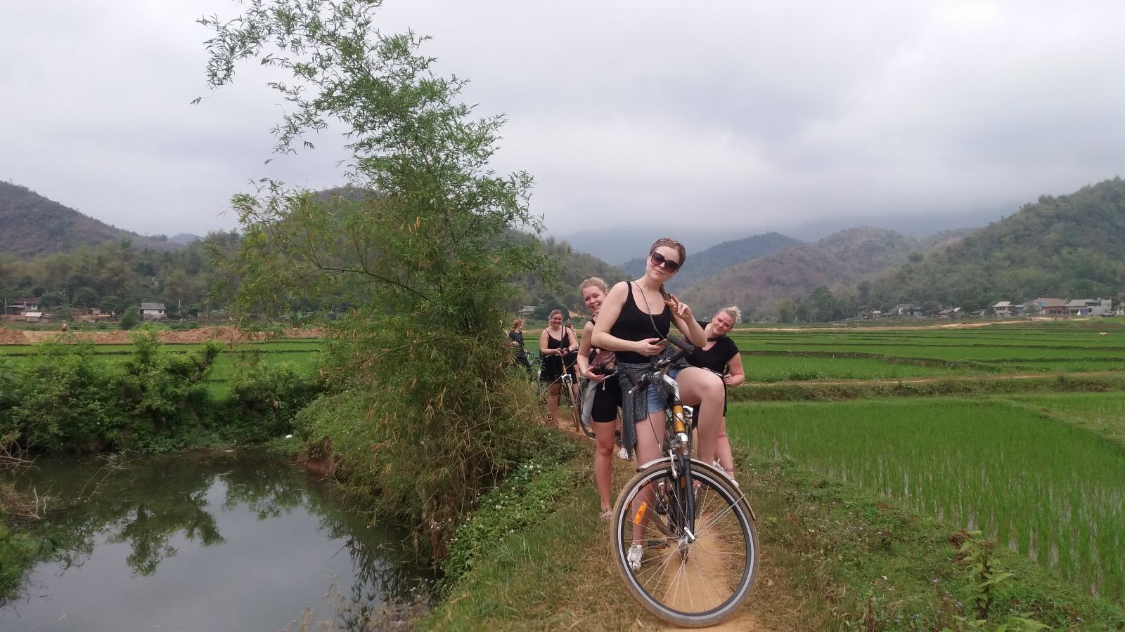 Biking Mai Chau valley