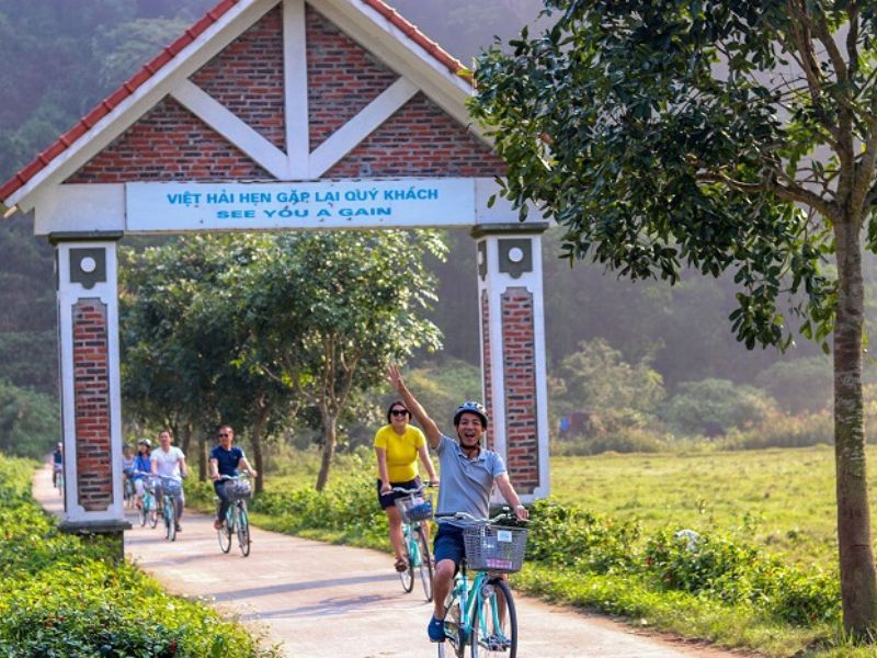 Viet Hai village biking